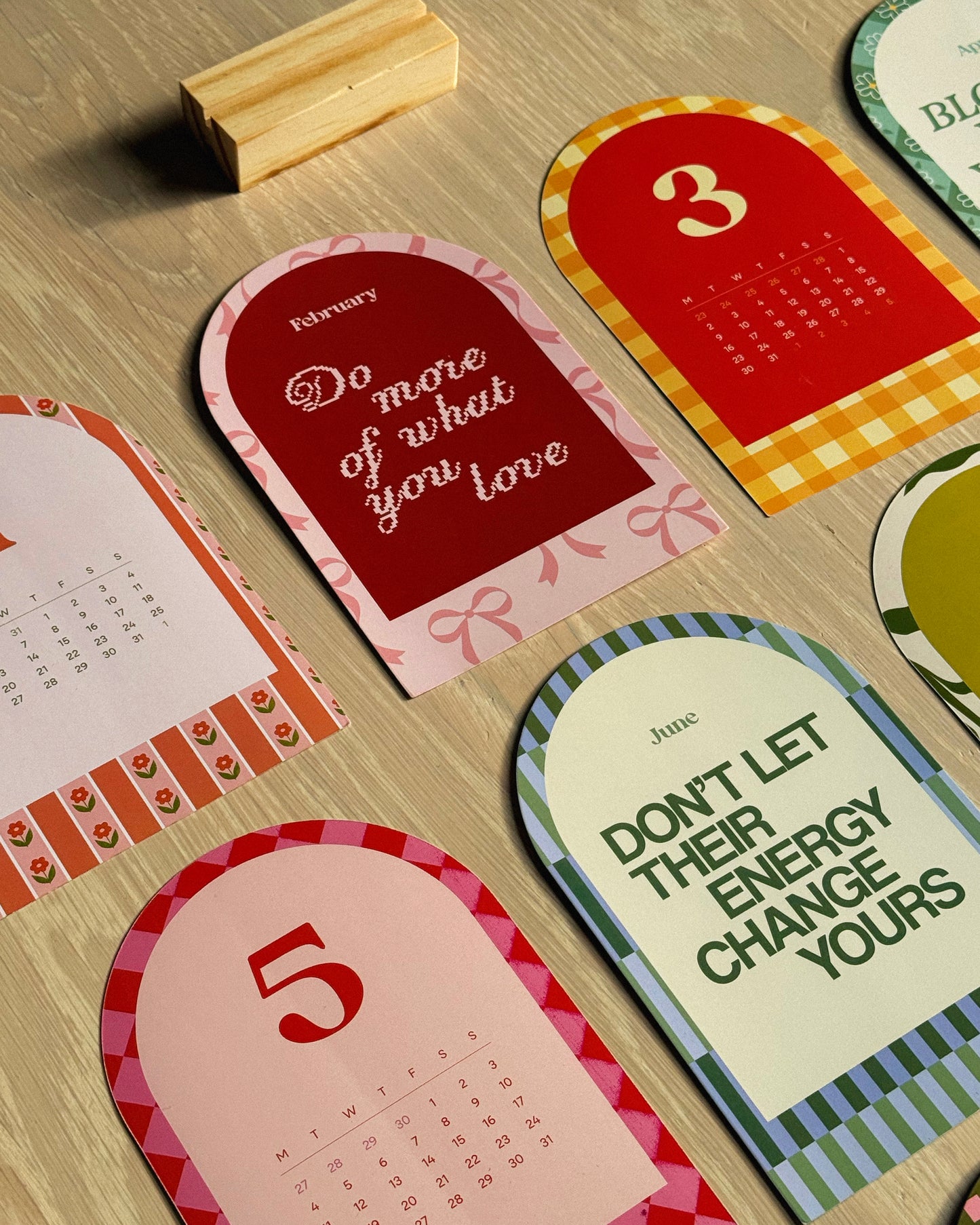 2026 Affirmations Calendar with Wood Stand