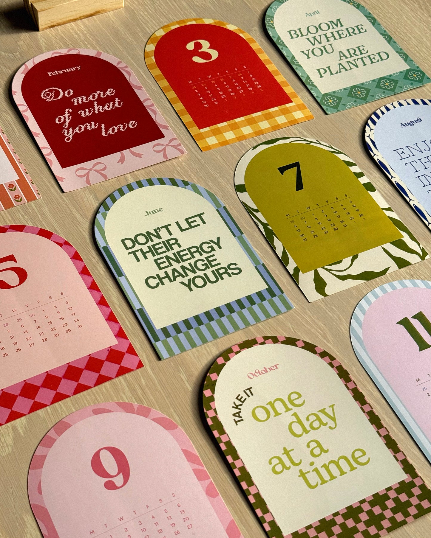 2026 Affirmations Calendar with Wood Stand